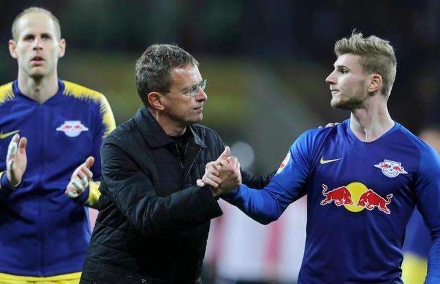 第二次“出差”，泰州的苏超冠军奖杯亮相成都幸福城市非遗展