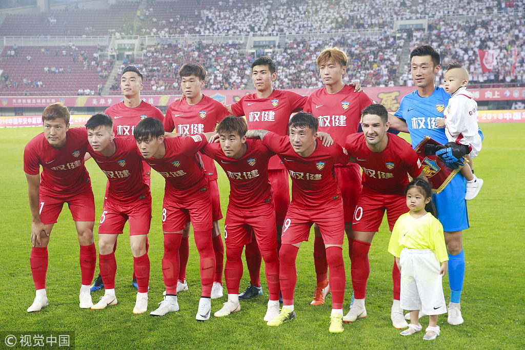 加拉塔萨雷客场3-0大胜阿贾克斯，奥斯梅恩帽子戏法