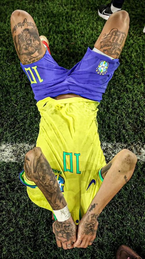 里夫斯：虽然文班缺席但福克斯状态正佳，我们要坚决执行战术