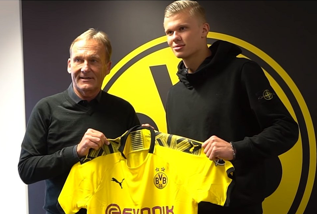 阿斯：维尼修斯希望继续为皇马效力，续约谈判已步入正轨