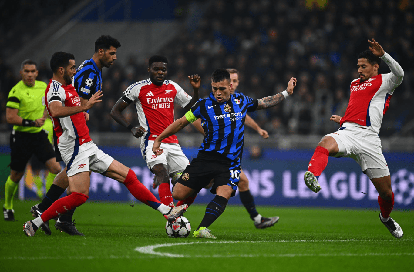 国乒8-2胜法国，产生了3大不可思议，王楚钦救场，王皓脸色铁青