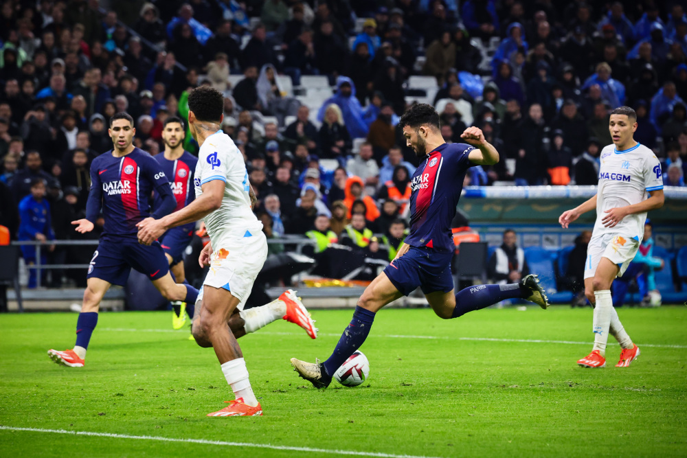 TA：皇马寻求引进后卫和中场；他们愿听取对罗德里戈的报价