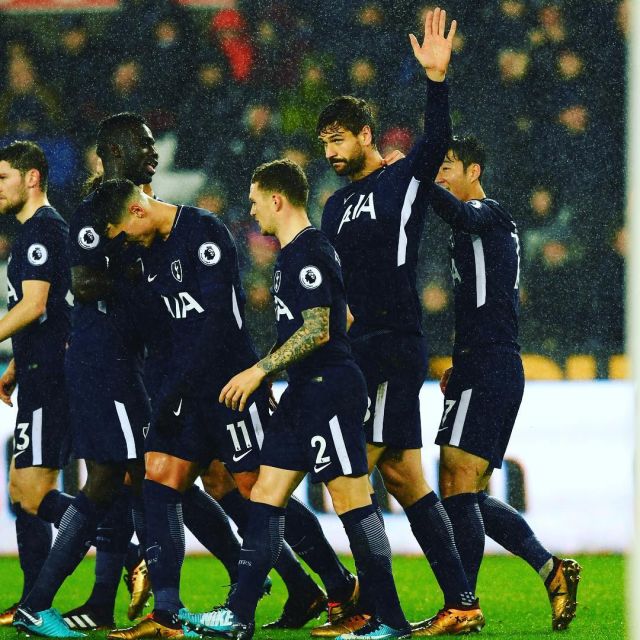 官方：凯塞多踩踏对手染红停赛3场 盖耶掌掴队友停赛2场